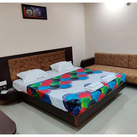Hotel Pragati, Chanderi, Mp Экстерьер фото