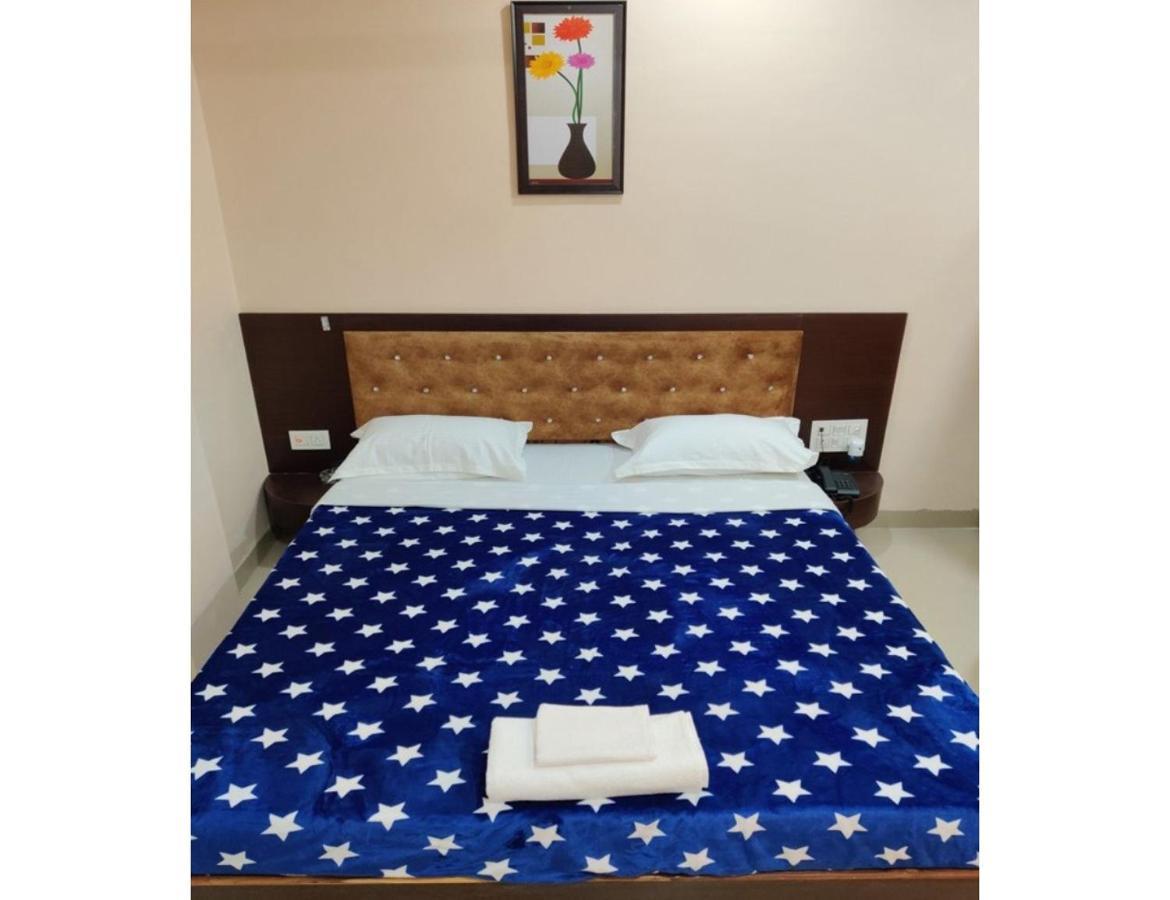 Hotel Pragati, Chanderi, Mp Экстерьер фото