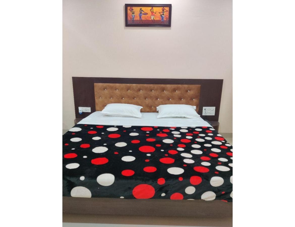 Hotel Pragati, Chanderi, Mp Экстерьер фото